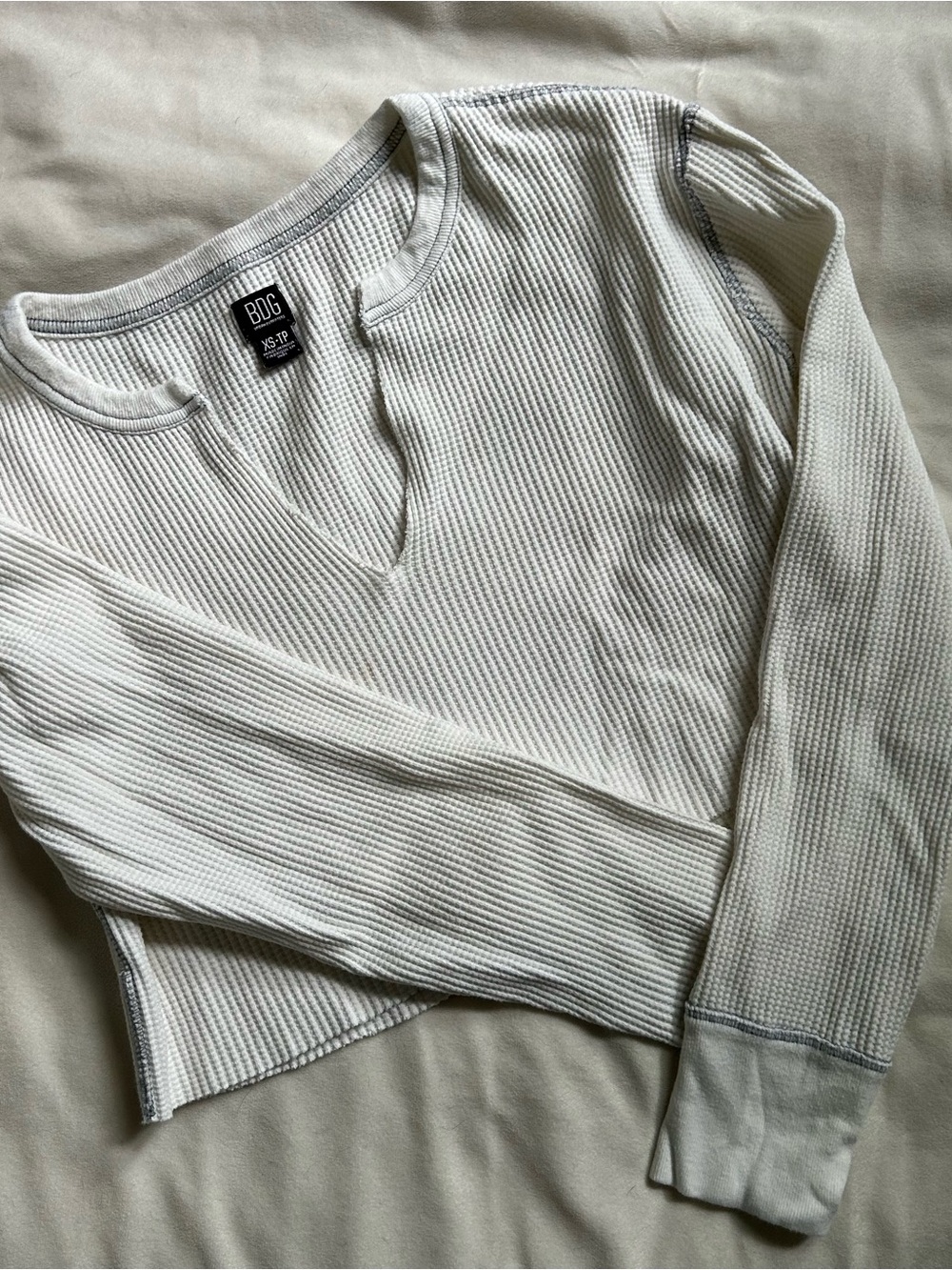 BDG White Cropped Waffle-Knit V-Neck Long-Sleeve